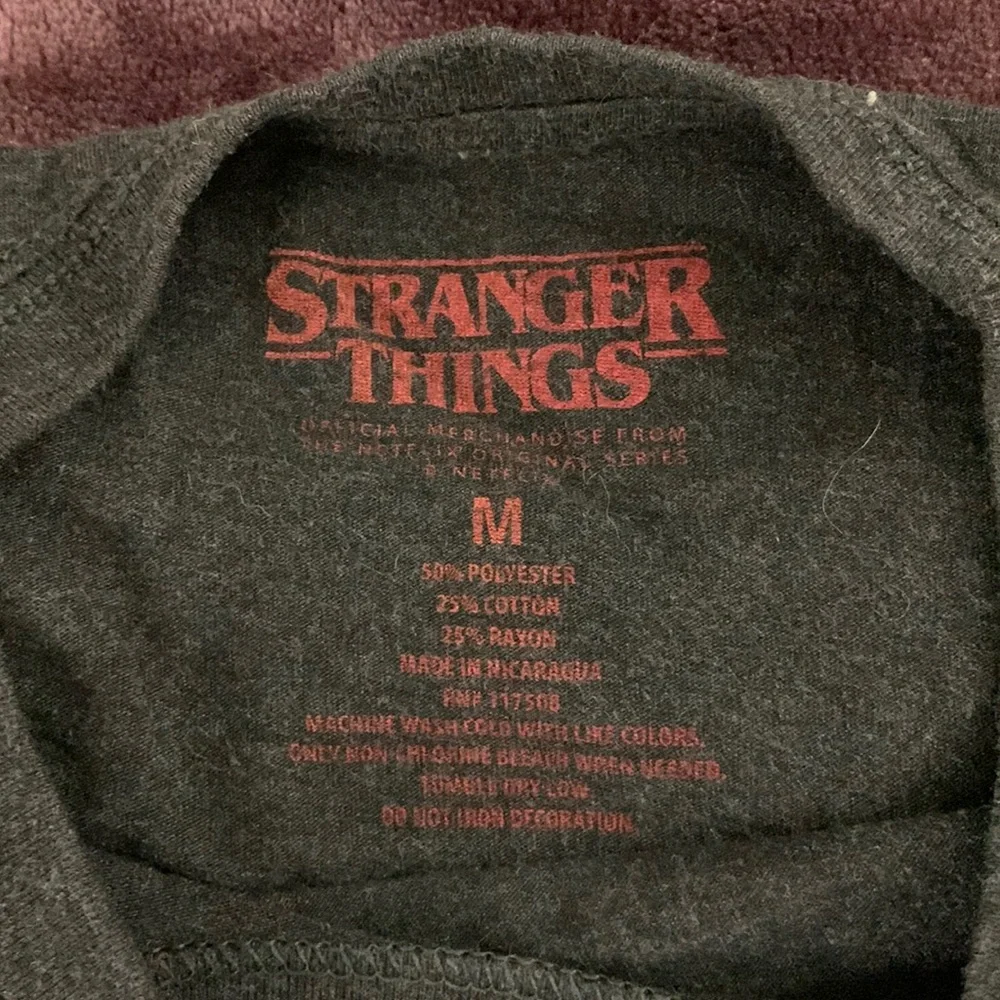 Stranger Things T-shirt - Picture 3 of 4